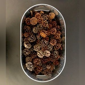 Festive Pinecone Centre Piece